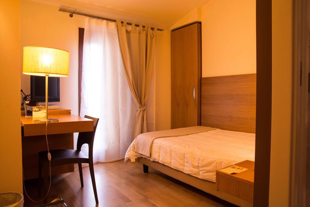 Country House Corte Del Sole Campolungo Стая снимка